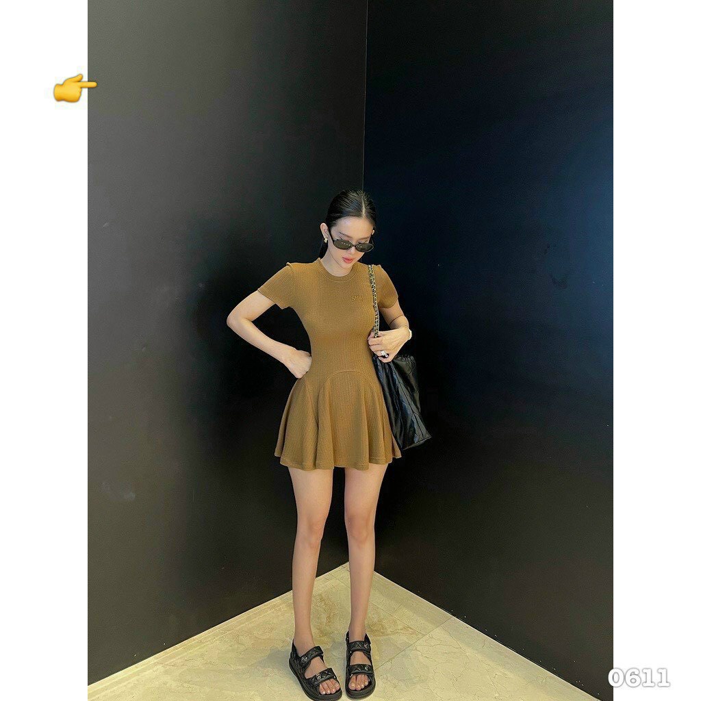 Đầm body nữ dáng ngắn chất thun gân mềm mịn dáng xòe kiểu trơn tay ngắn phối dây kéo in chữ xinh xắn