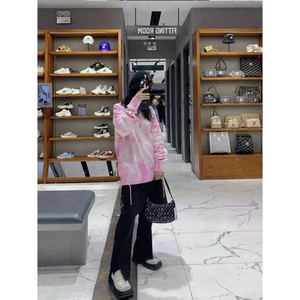 Túi MLB kẹp nách chất da dày dặn form siêu nét,ngăn rộng rãi thích hợp đi chơi đi làm