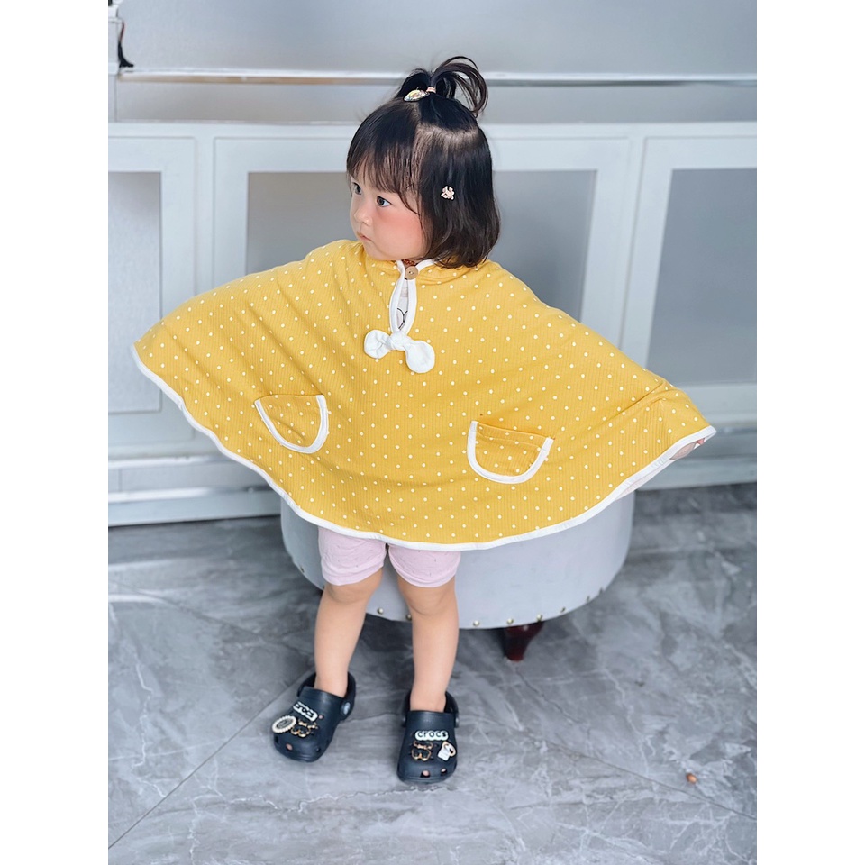 Áo choàng màu vàng chấm bi có nón tai gấu cho bé gái – Min A Kid