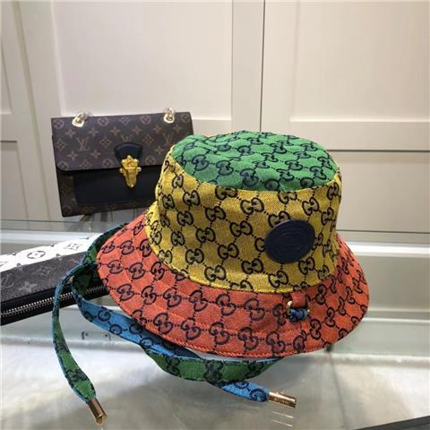 Mũ Bucket Gucci Hai Màu Thêu Chữ Phối Dây Thừng Cá Tính