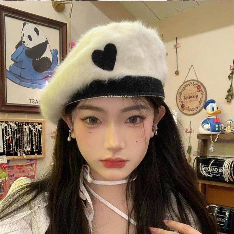 Mũ Beret Lông Nhung Màu Trắng Thêu Hình Trái Tim Xinh Xắn Cho Nữ