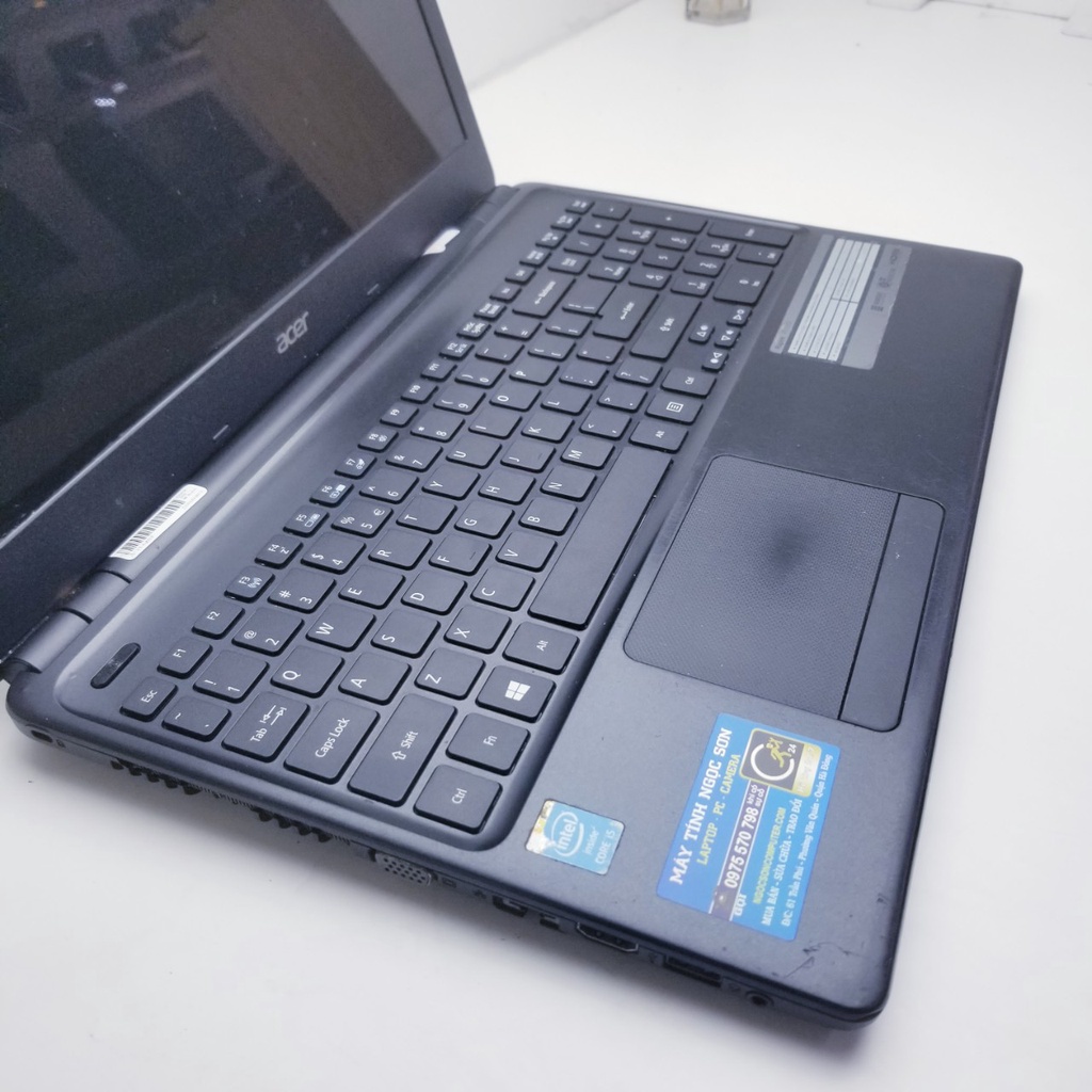Laptop Acer Aspire E1-572