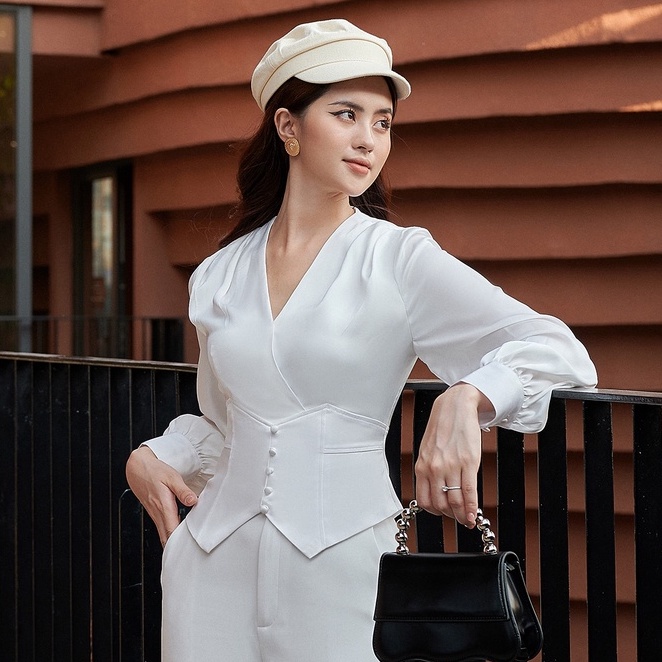 Áo kiểu dáng ngắn cổ đang chéo HeraDG eo thiết kế kiểu croset giúp tôn eo che khuyết điểm chất liệu lụa cao cấp WAKBB306