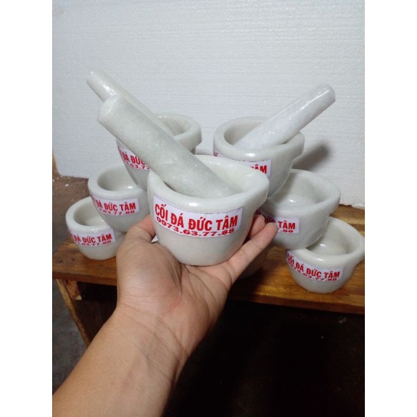 Bộ chày cối bằng đá dùng để nghiền thuốc, dược liệu