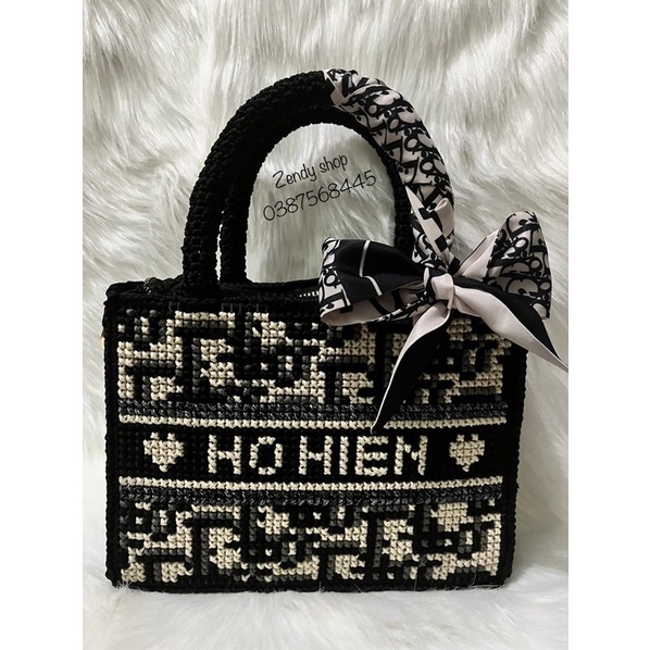 Túi thêu tay hoạ tiết dior