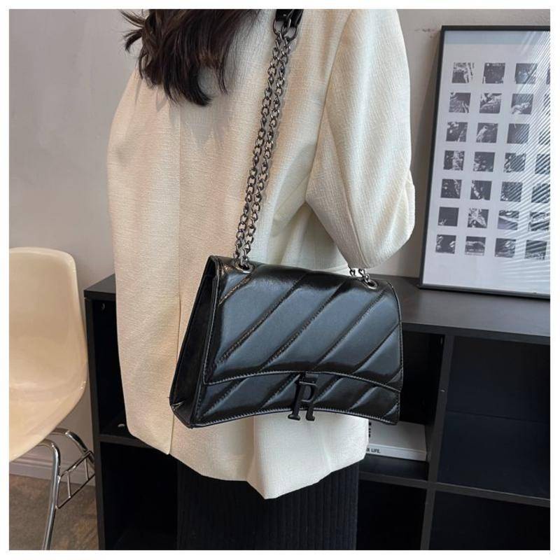 Túi Xách Đeo Vai Phối Dây Xích Phong Cách Thời Trang Mới 2022 Dành Cho Nữ