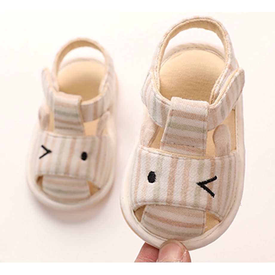 Dép tập đi đế mềm, dép sandal chống trơn trượt cho bé trai bé gái từ 6-18 tháng tuổi siêu dễ thương GBW008