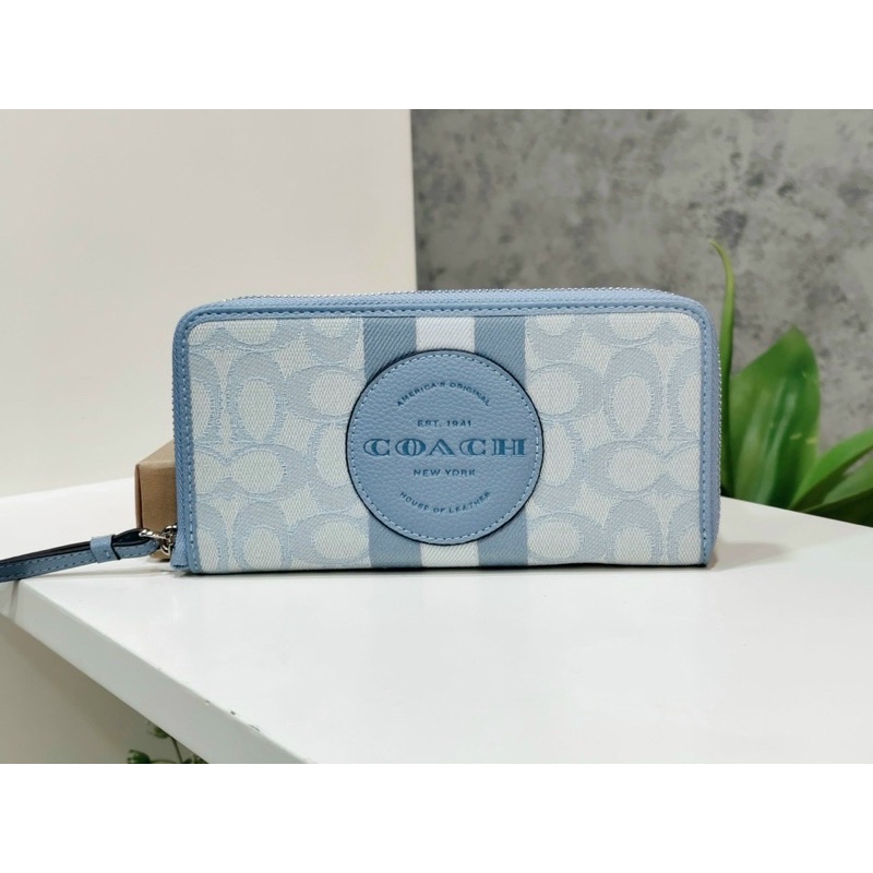 Ví dài Coach Dempsey full box làm quà cực xịn