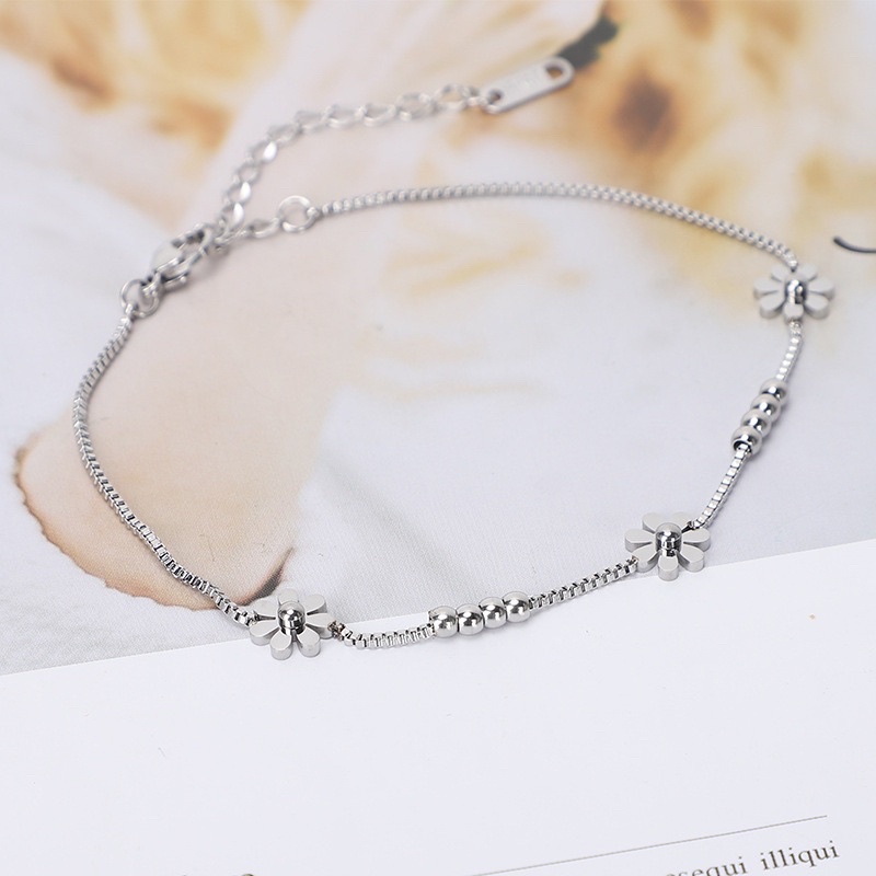 Lắc tay nữ titan chuỗi xích ô vuông phối bông hoa xinh xắn không gỉ WB190505