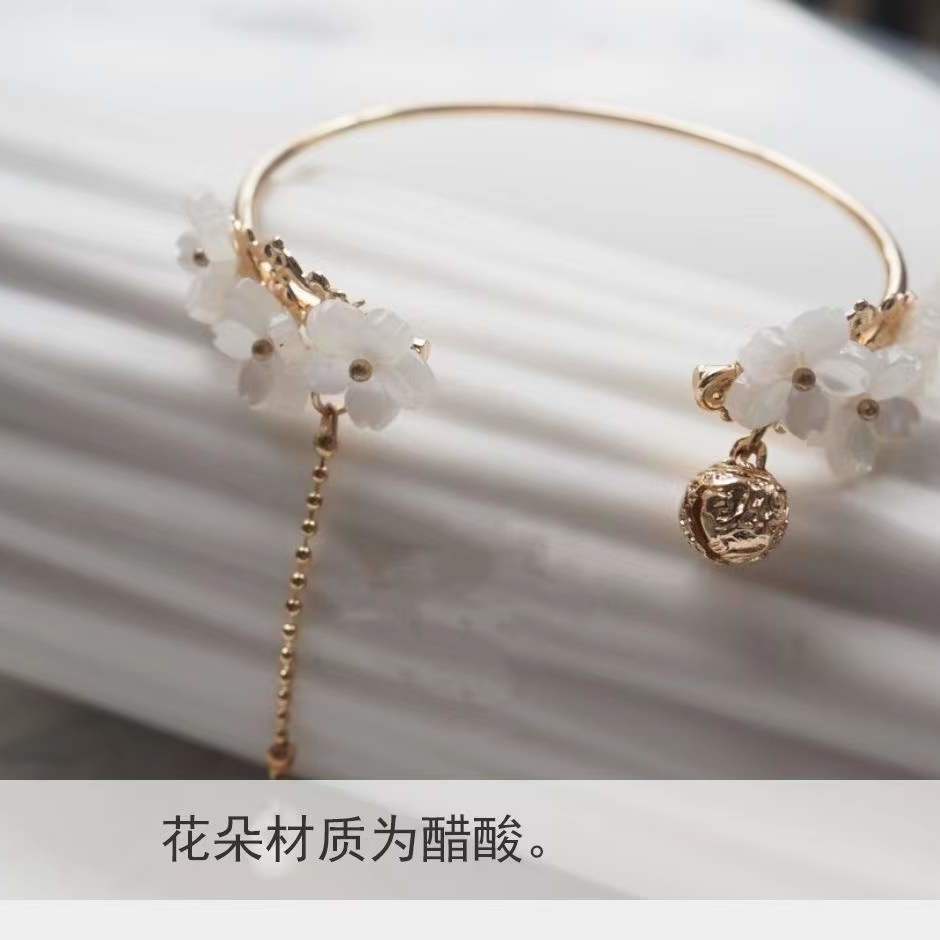 Vòng Đeo Tay Dạng Hở Đính Hoa Và Ngọc Trai Thời Trang Cho Nữ