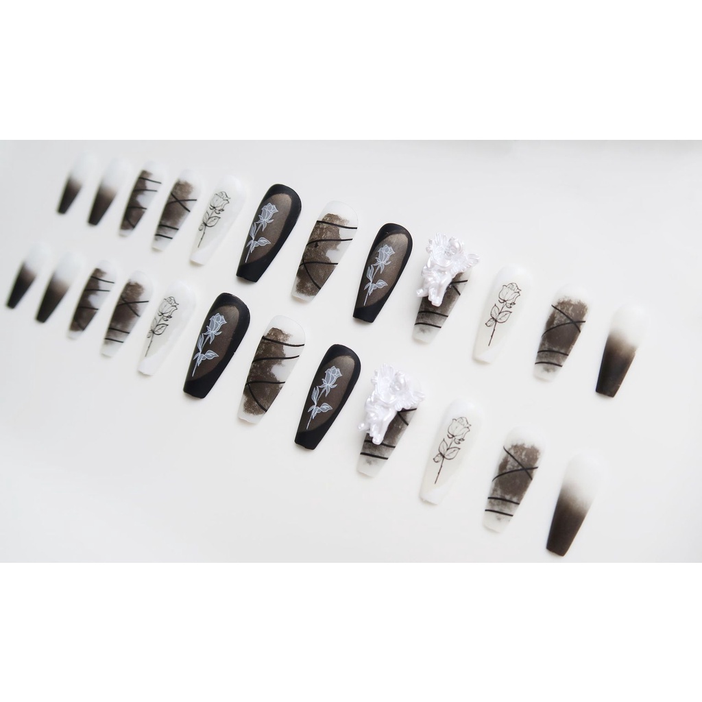 Móng Tay Giả Z-370 Màu Đen Đính Hoa Hồng Xinh Xắn