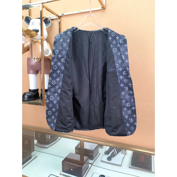 Áo khoác vest nam lịch lãm thời thượng hoạ tiế logo Louis Vuitton LV cao cấp 2022