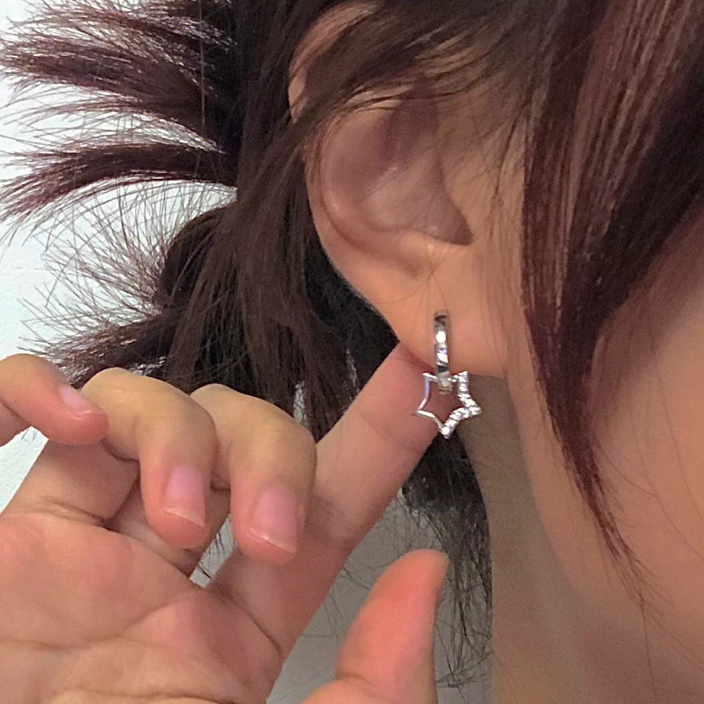 Khuyên Tai Ngắn Thiết Kế Chính Hãng Thiết Kế Ngôi Sao Năm Cánh Đơn Giản Tinh Tế Và Tinh Tế Cho Nữ