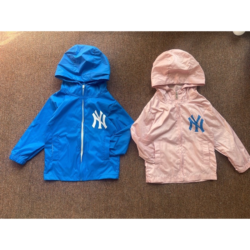 Áo gió phong cách Hàn một lớp mỏng nhẹ tránh gió, chống nước.