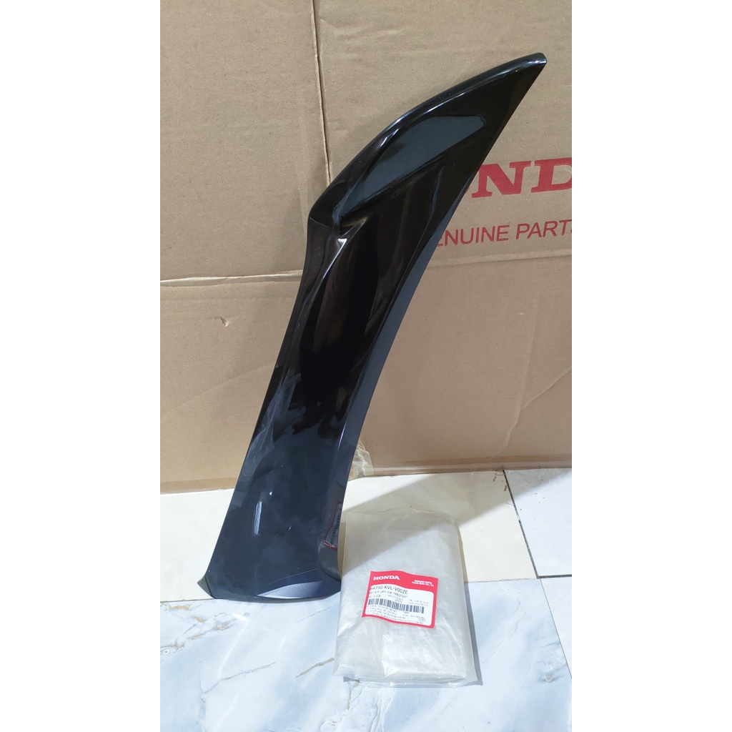 Cánh yếm bên trái - bửng yếm HONDA FUTURE NEO năm 2006 màu Đen. PB-373M (64750KVLV00ZE)