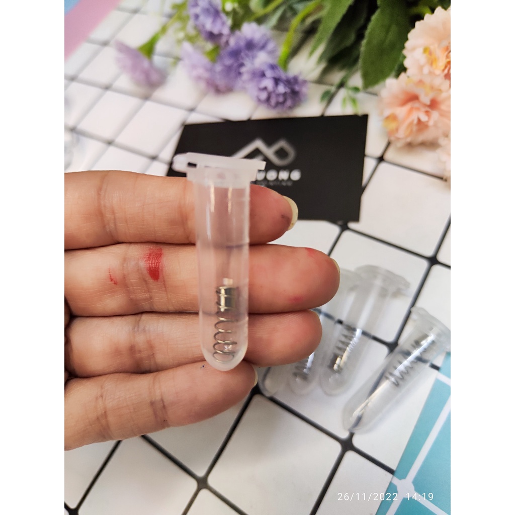 Lò xo nam châm giữ mực dùng cho quản