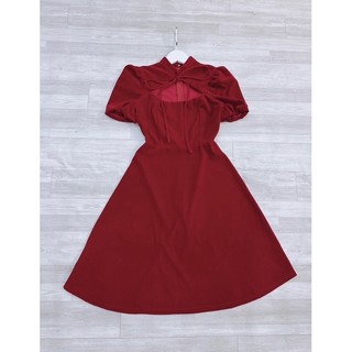 Váy nhung đỏ cut out cổ