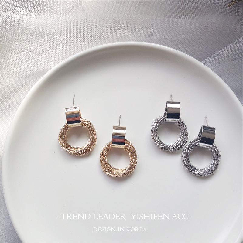 Khuyên Tai Thời Trang Hàn Quốc Đơn Giản Và Thanh Lịch