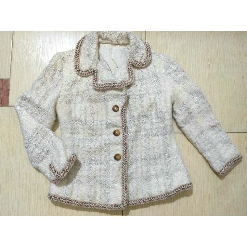 Áo khoác dạ tweed dáng vest màu be kem thanh lý