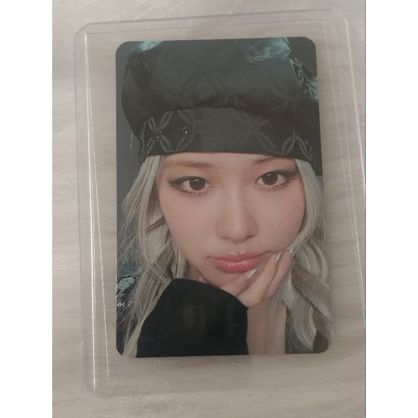 thẻ ảnh rose beret bornpink holder cận mặt official chính hãng blackpink rosé