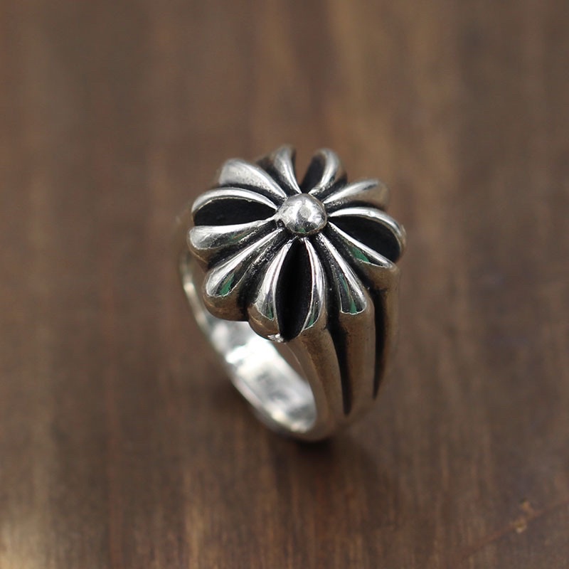 nhẫn chromehearts bông hoa