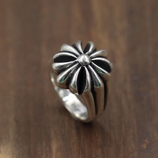 Nhẫn chromehearts bông hoa
