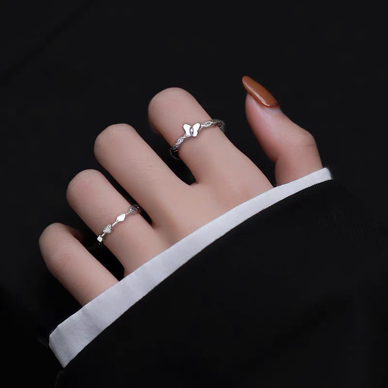 Nhẫn trơn đính đá các kiểu