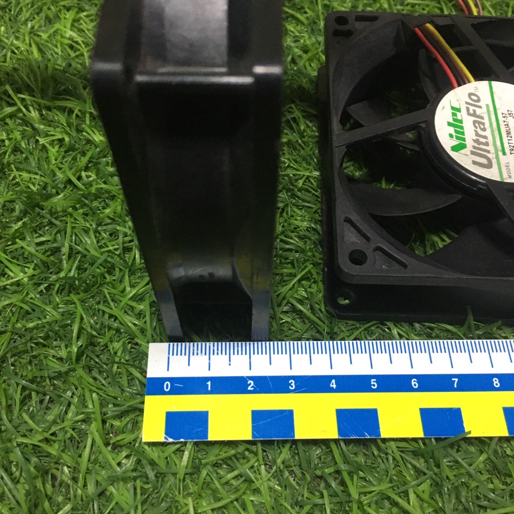 Quạt 9x9x2.5 cm 12V DC 4 pin