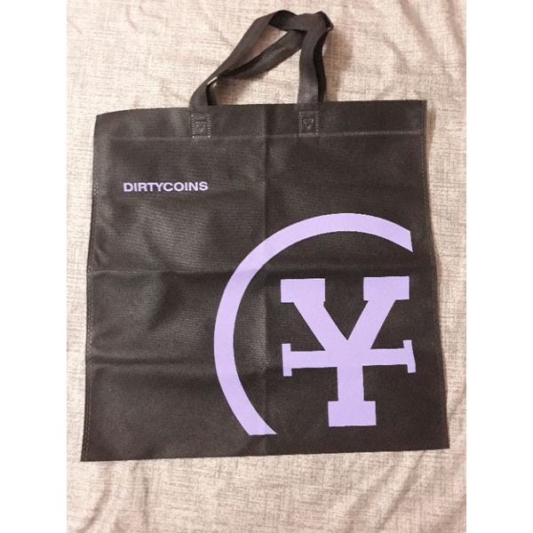 Pass tote local brand