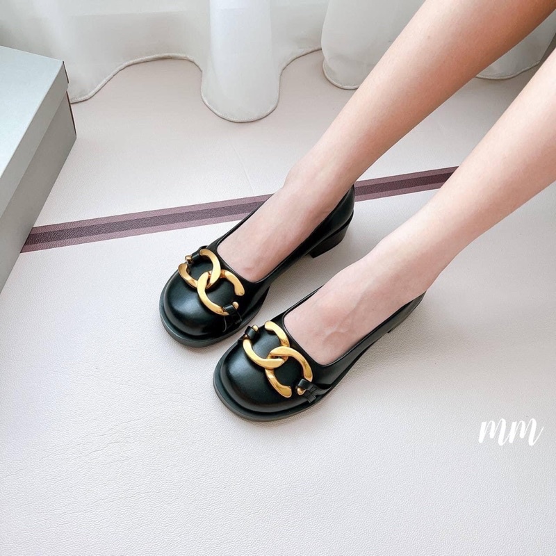 Giày bệt khoá xích bản to mũi tròn