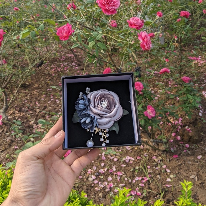 Hoa cài áo handmade ruy băng cách điệu cao cấp