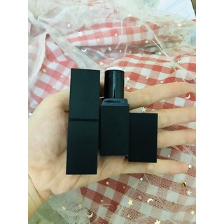 Vỏ son sáp vuông đen nhám 12.1