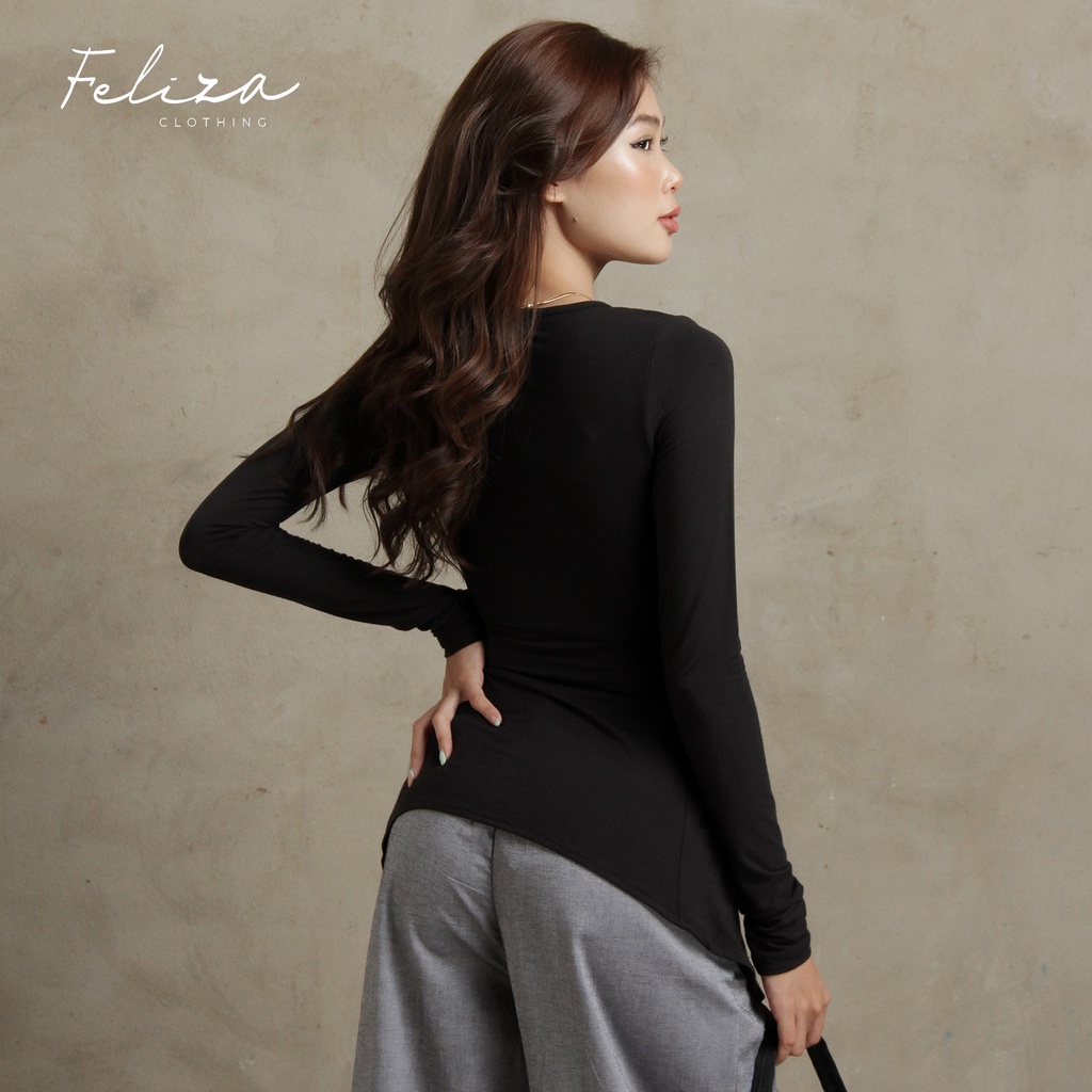 Áo thun trơn nữ dáng ôm tay dài cổ tim xẻ thân trước độc đáo – Feliza Clothing