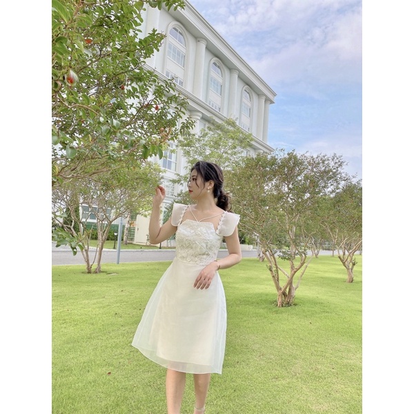 Váy Organza Trắng Đính Kết Xinh Xắn