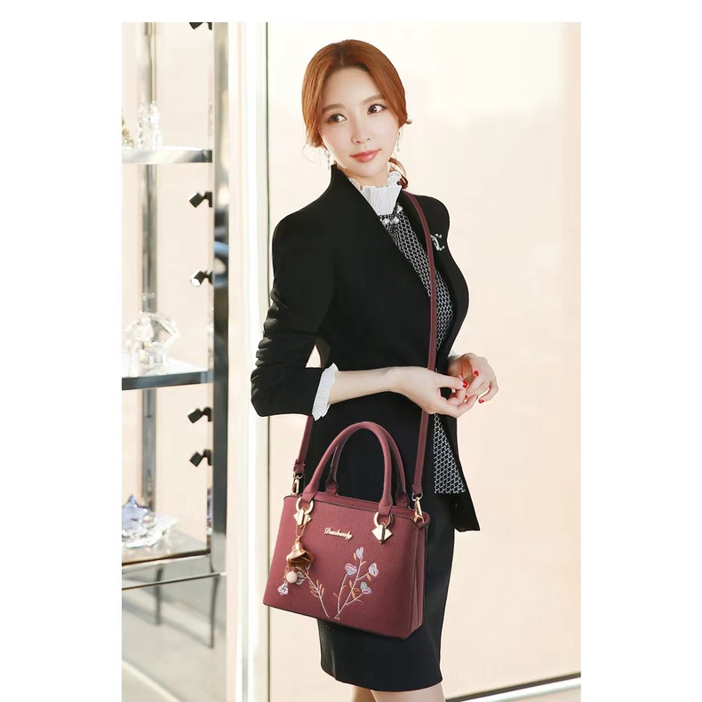 Mischa Túi Đeo Chéo Da PU Sức Chứa Lớn Thêu Họa Tiết Thời Trang Cho Nữ