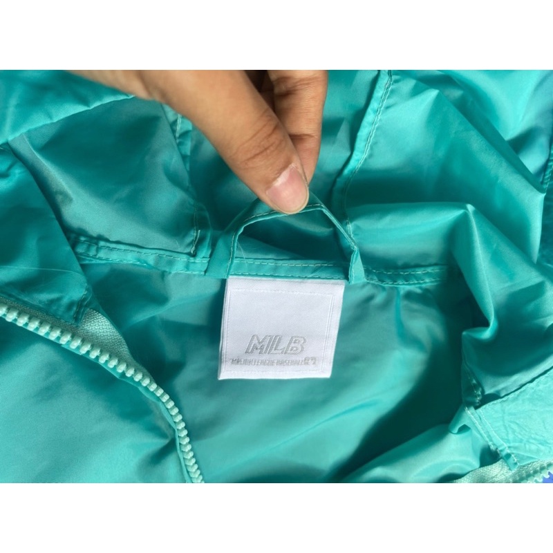 Áo gió phong cách Hàn một lớp mỏng nhẹ tránh gió, chống nước.