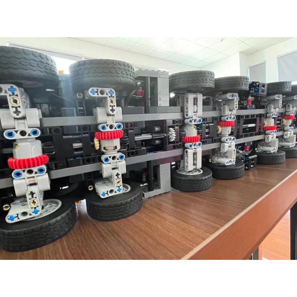 Lắp Ráp Mô Hình Xe Cần Cẩu GMK CRANE Mould King 17013