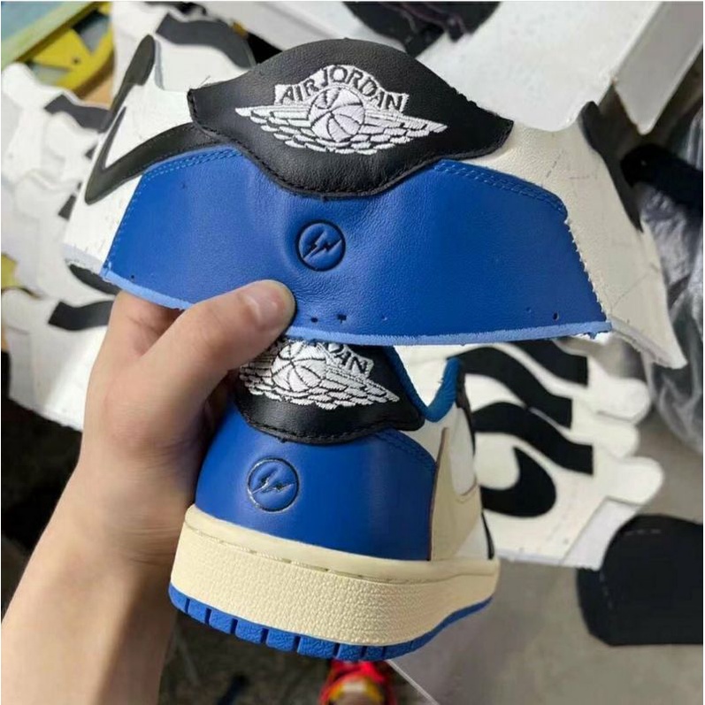 Giày Air Jordan 1 Retro Low  x Travis Scott