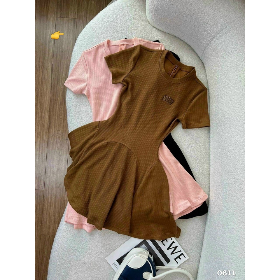 Đầm body nữ dáng ngắn chất thun gân mềm mịn dáng xòe kiểu trơn tay ngắn phối dây kéo in chữ xinh xắn