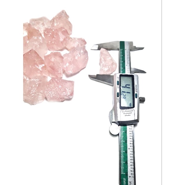 Rose quartz Madagascar thô tự nhiên có 2 màu sắc lựa chọn reiki healing, bói bài Tarot, hỗ trợ thu hút tính duyên