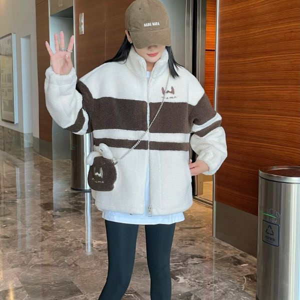Áo Khoác Lông Unisex, Áo lông phối màu kẻ ngang kèm túi đeo chéo tai thỏ dày dặn form rộng Unisex Nam Nữ quynh.anh.1992