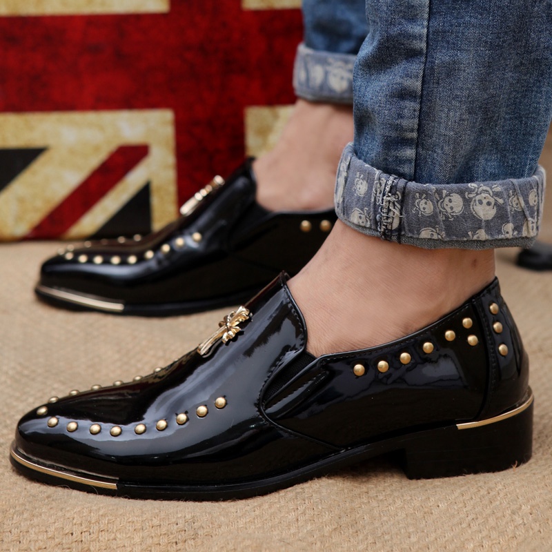 Giày Da Mũi Nhọn Đính Đinh Tán Kim Loại Thời Trang Công Sở Cho Nam