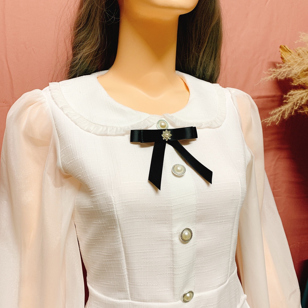 Đầm Nữ Màu Trắng Cổ Sen Tay Voan Siêu Xinh HNK368