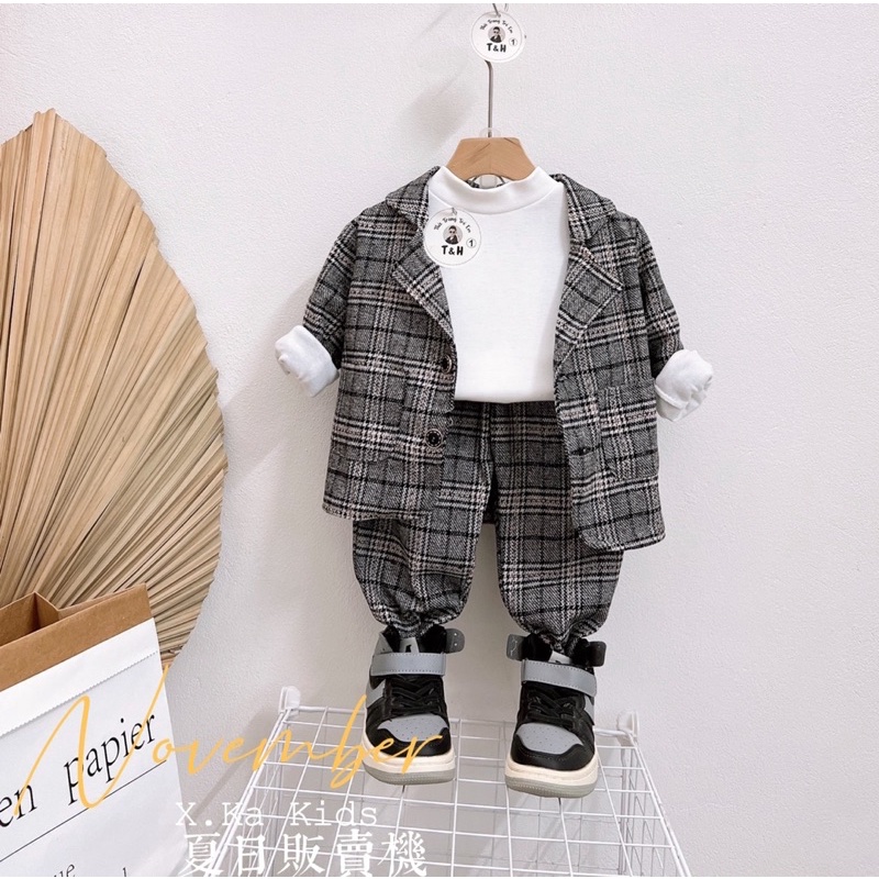 Bộ vest dạ kẻ kèm áo trắng cho bé trai