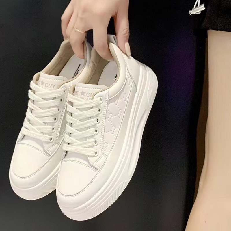 Giày da hoạ tiết GC độn đế 4p cao cấp - giày da nữ trendy 2022