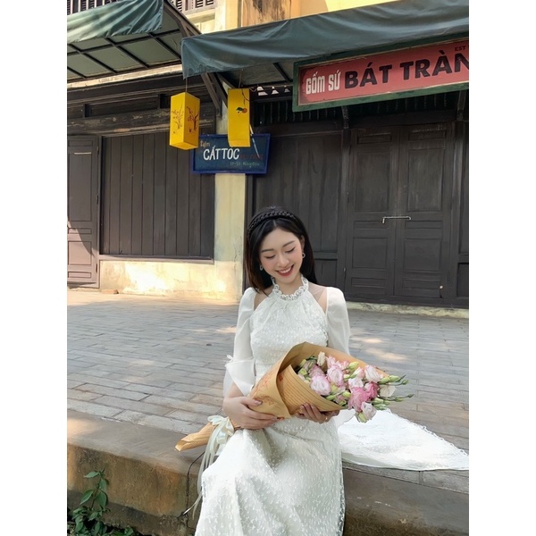 Áo Dài cách tân tay bèo cổ yếm