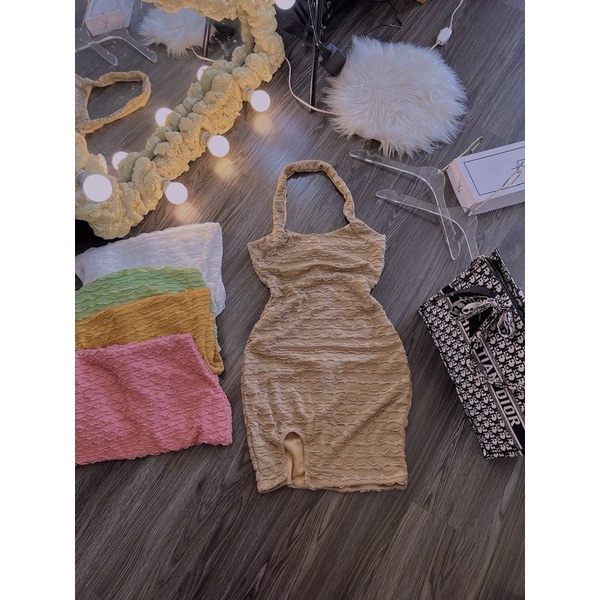 Đầm Xốp Vảy Cá Dáng Ngắn Cổ Yếm QC Hàng Xịn