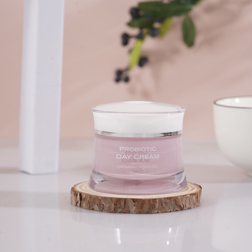 Kem dưỡng trẻ hóa da, chống lão hóa Biofresh Probiotic Day Cream Collagen Yoghurt Of Bulgaria 50 ml