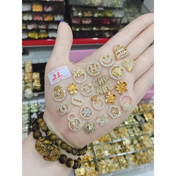 Charm đá kiểu giá rẻ ( mẫu nhỏ xinh lên móng rất đẹp )