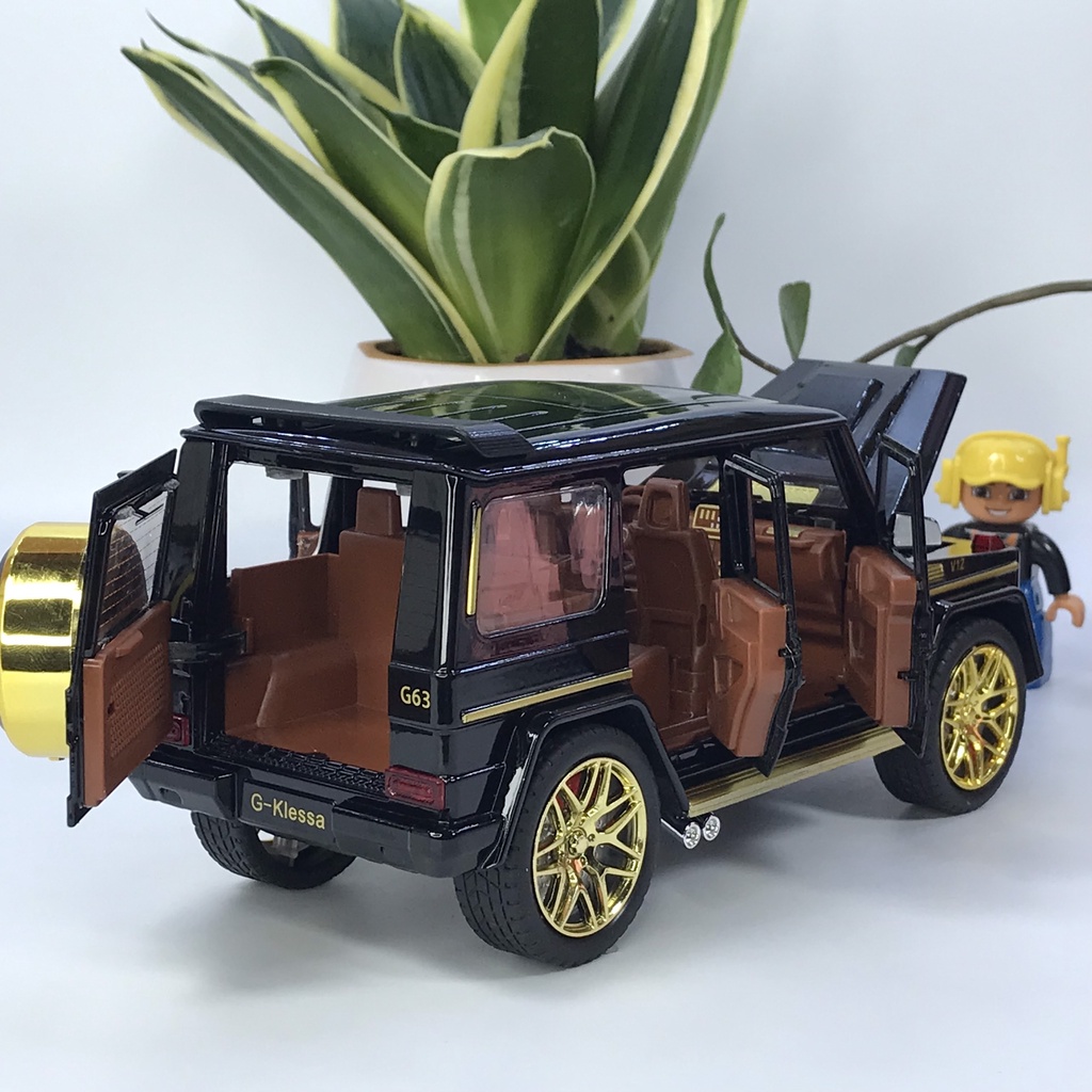 Mô hình xe ô tô Mercedes Benz G63 tỷ lệ 1:24